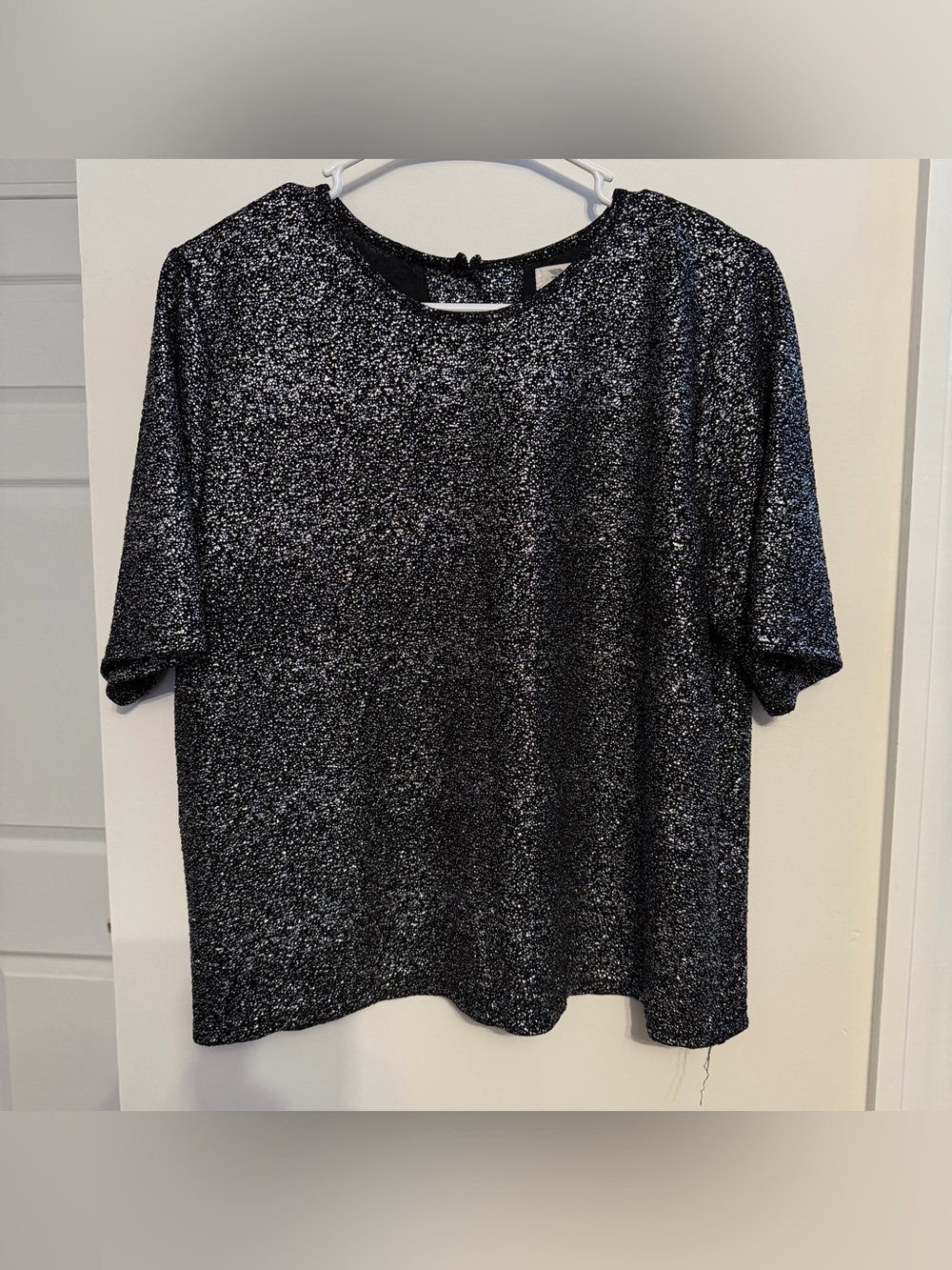 WOMENS Sparkle‎ Black Short-Sleeve Shirt Buttons up in back. Sparklesgalore